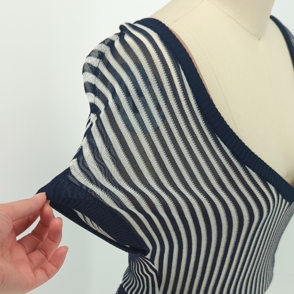 01583 BCBGMaxazria Striped Knit Dress Blue White Size Medium preppy retro summer - Picture 5 of 8
